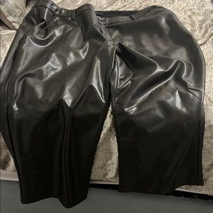 Womans brown pleather ankle Pants